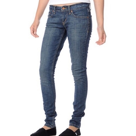 524 skinny levi's